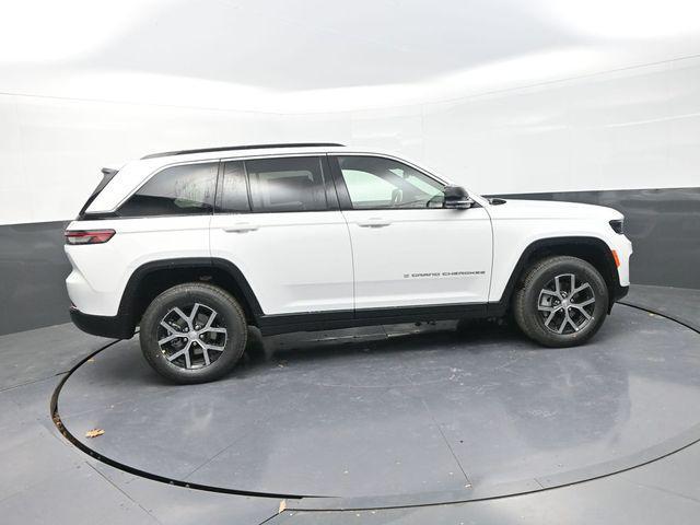 new 2025 Jeep Grand Cherokee car, priced at $41,945