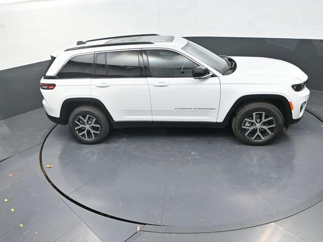 new 2025 Jeep Grand Cherokee car, priced at $41,945