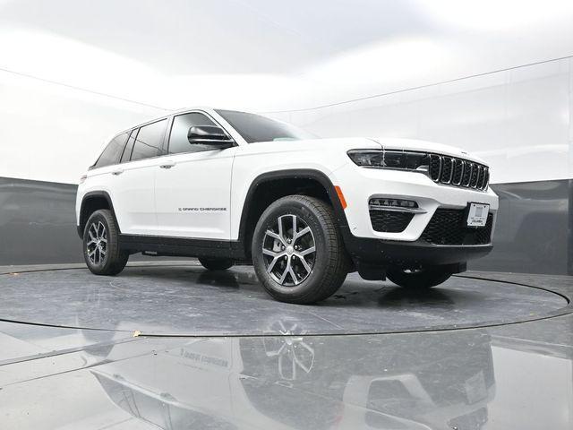 new 2025 Jeep Grand Cherokee car, priced at $41,945