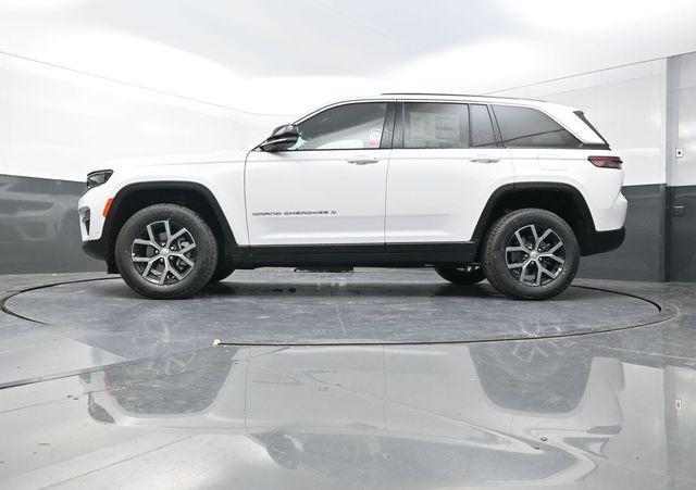 new 2025 Jeep Grand Cherokee car, priced at $41,945