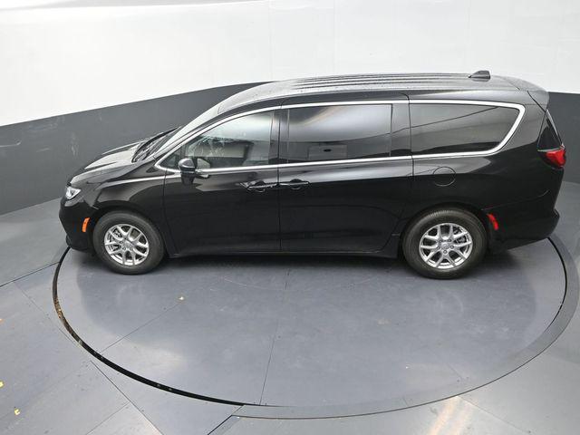 new 2026 Chrysler Pacifica car, priced at $36,712