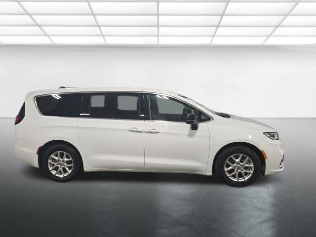 used 2024 Chrysler Pacifica car, priced at $27,000