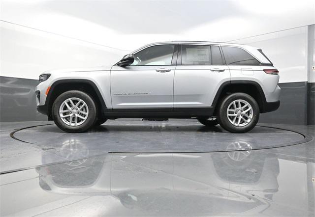 new 2025 Jeep Grand Cherokee car, priced at $35,250