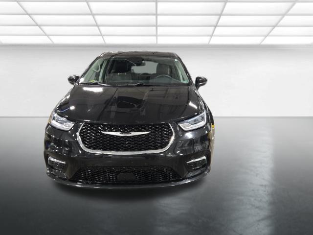 used 2023 Chrysler Pacifica car, priced at $23,000