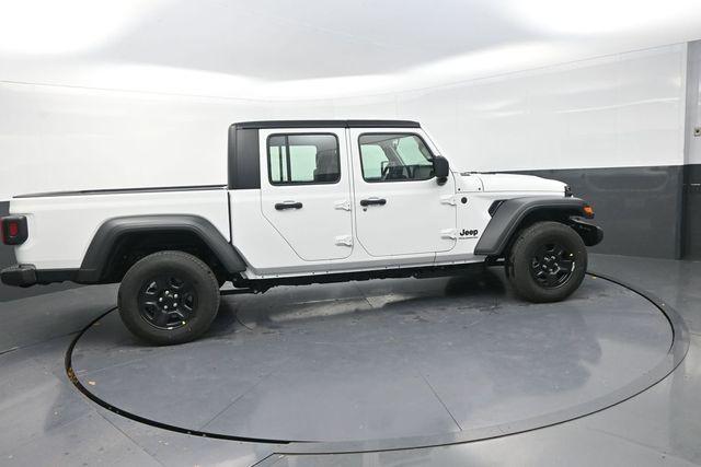 new 2026 Jeep Gladiator car, priced at $39,360