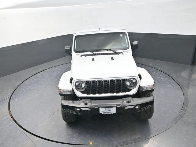 used 2025 Jeep Gladiator car, priced at $36,400