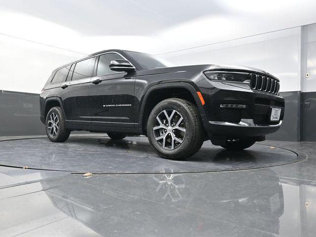 new 2025 Jeep Grand Cherokee L car, priced at $40,000