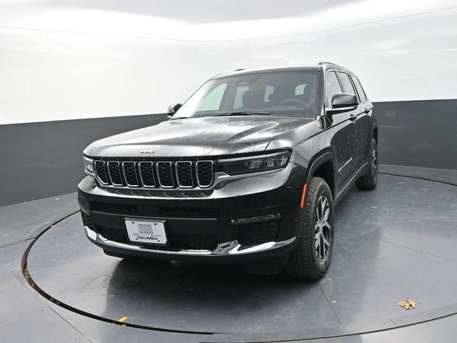 new 2025 Jeep Grand Cherokee L car, priced at $40,000