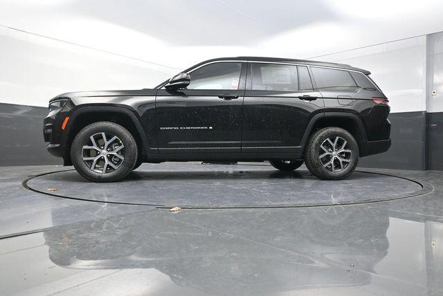 new 2025 Jeep Grand Cherokee L car, priced at $40,000