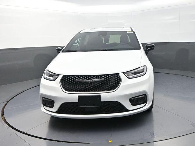new 2026 Chrysler Pacifica car, priced at $41,174