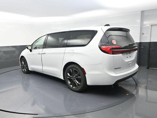 new 2026 Chrysler Pacifica car, priced at $41,174