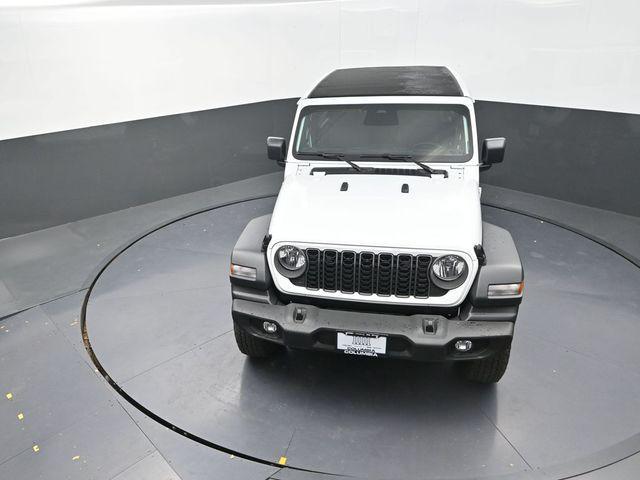 new 2026 Jeep Wrangler car, priced at $43,285