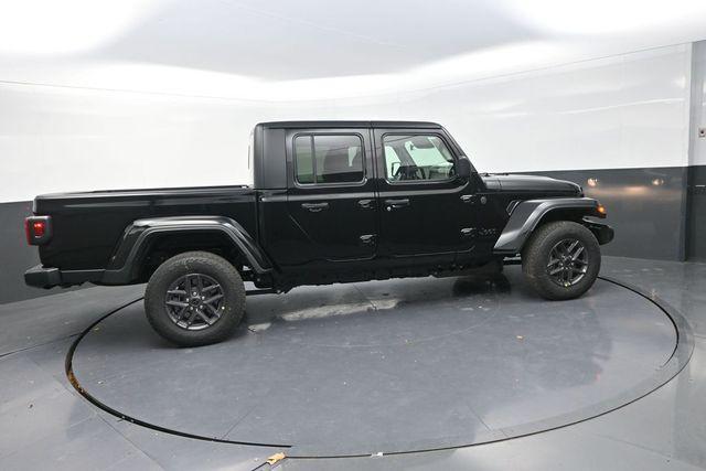 new 2026 Jeep Gladiator car, priced at $46,684