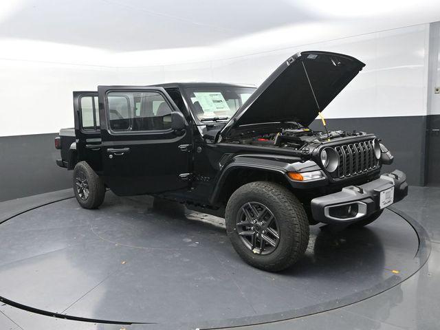 new 2026 Jeep Gladiator car, priced at $46,684