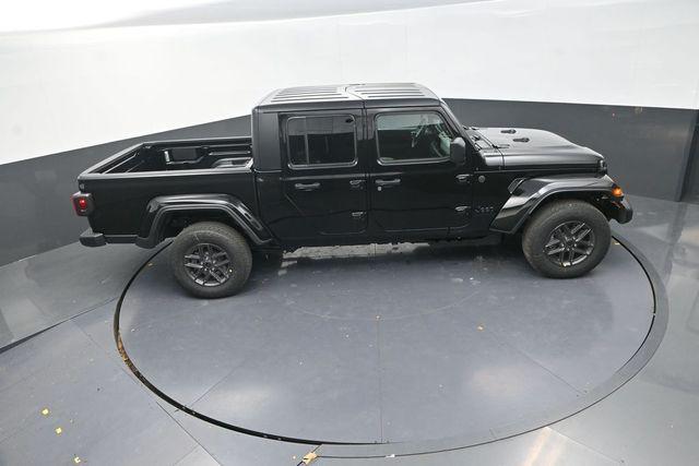 new 2026 Jeep Gladiator car, priced at $46,684