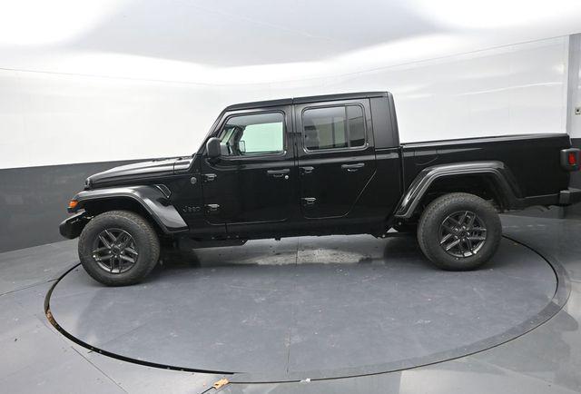 new 2026 Jeep Gladiator car, priced at $46,684
