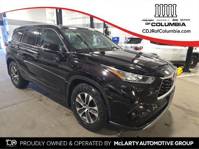 used 2020 Toyota Highlander car, priced at $26,500