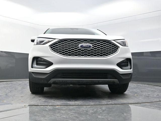 used 2024 Ford Edge car, priced at $21,400