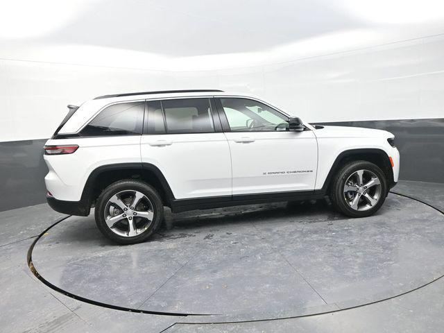 new 2026 Jeep Grand Cherokee car, priced at $44,750
