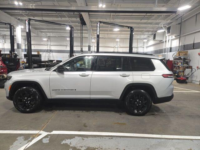 used 2024 Jeep Grand Cherokee L car, priced at $29,500