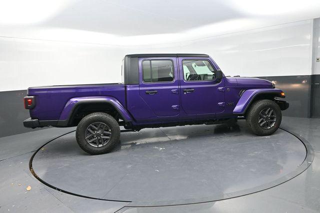 new 2026 Jeep Gladiator car, priced at $45,553