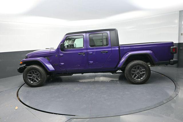new 2026 Jeep Gladiator car, priced at $45,553