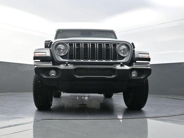new 2026 Jeep Wrangler car, priced at $39,422