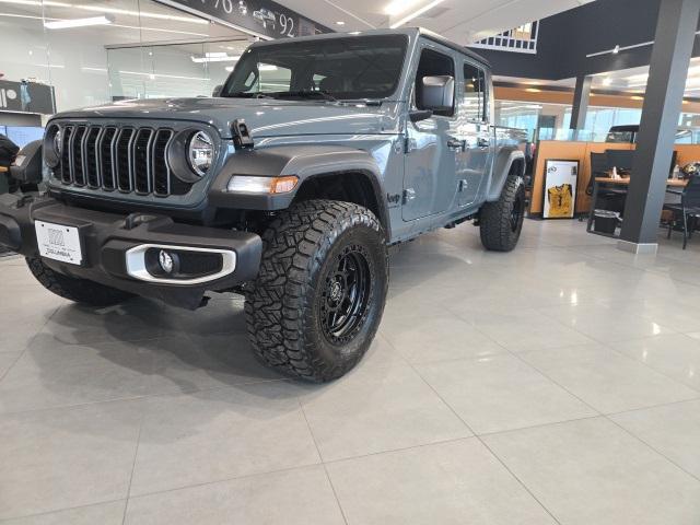 new 2026 Jeep Gladiator car, priced at $37,000