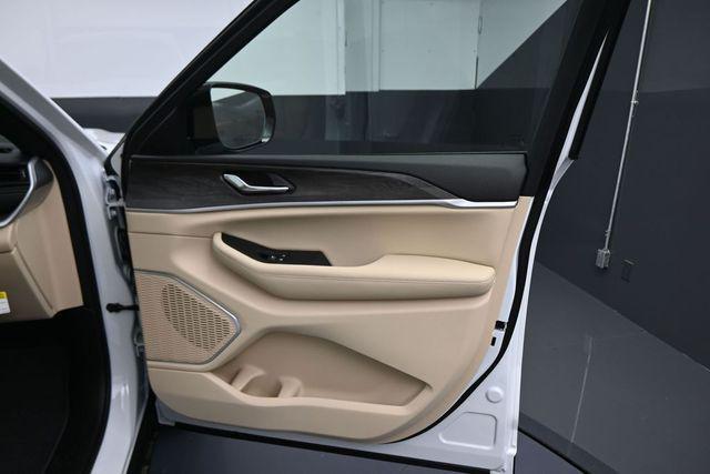 new 2026 Jeep Grand Cherokee L car, priced at $44,948