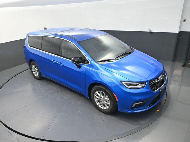 new 2026 Chrysler Pacifica car, priced at $41,305