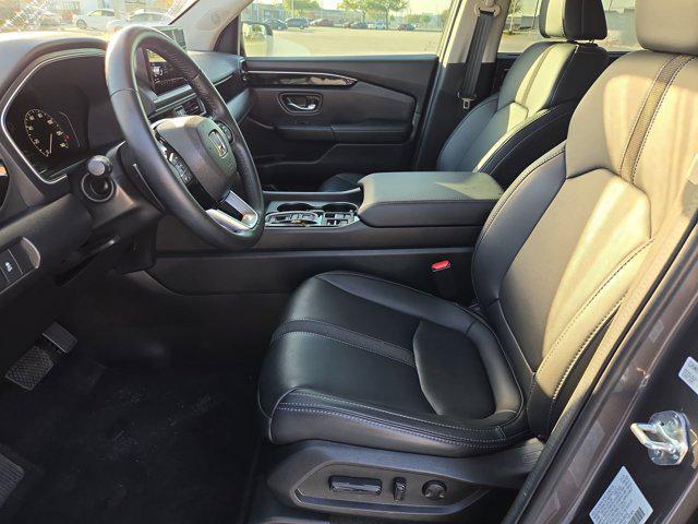 used 2025 Honda Pilot car, priced at $42,337