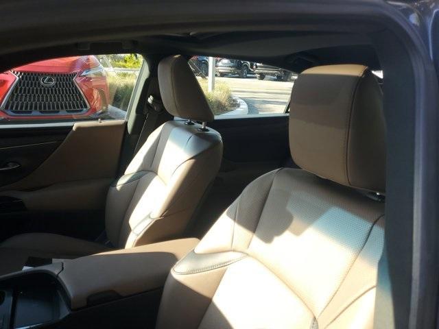 used 2023 Lexus ES 350 car, priced at $38,468