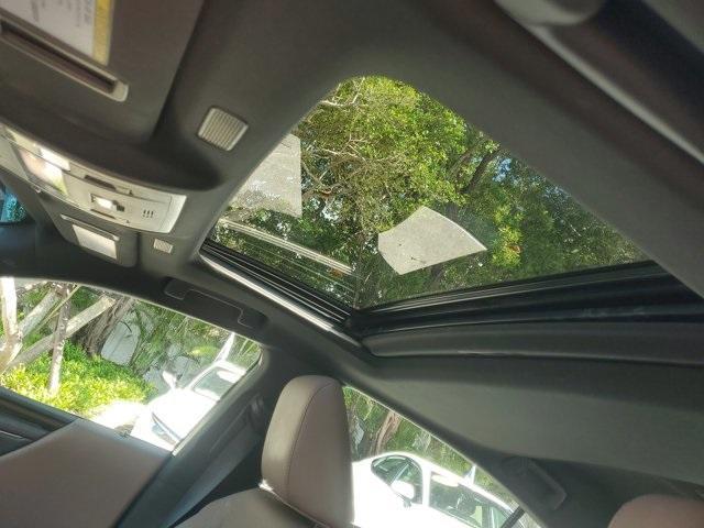 used 2022 Lexus ES 300h car, priced at $31,997