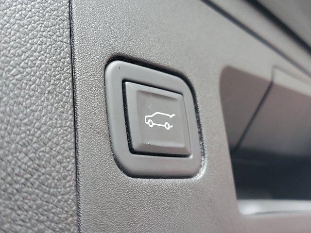 used 2023 Cadillac XT4 car, priced at $27,472