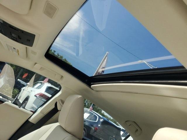 used 2023 Lexus ES 300h car, priced at $36,994