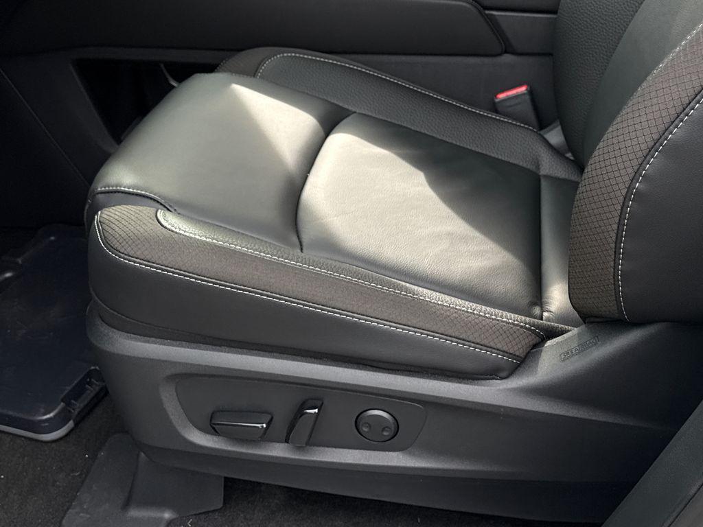 new 2025 Nissan Pathfinder car, priced at $37,485