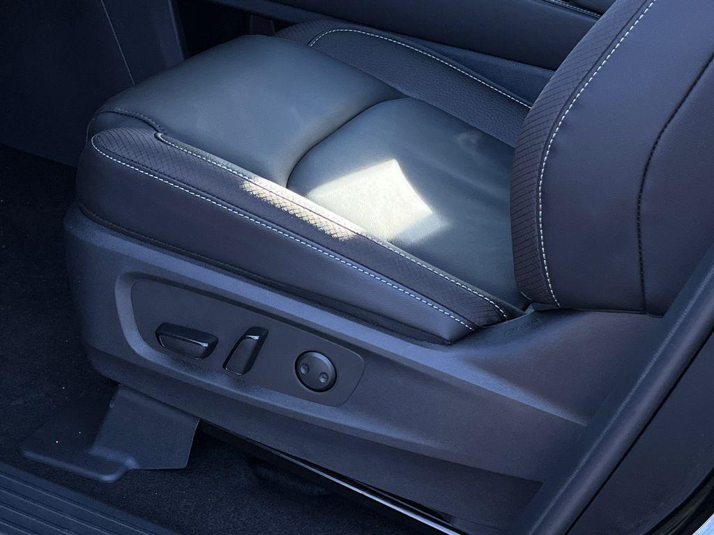 new 2025 Nissan Pathfinder car, priced at $42,495