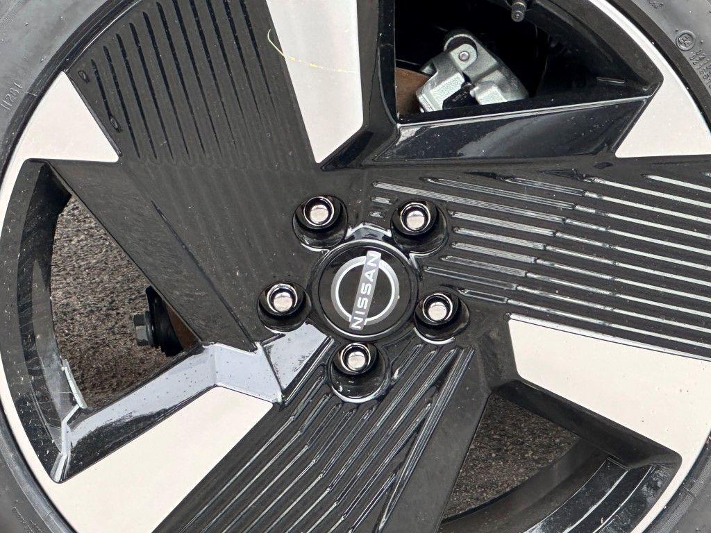 new 2025 Nissan Kicks car, priced at $24,985