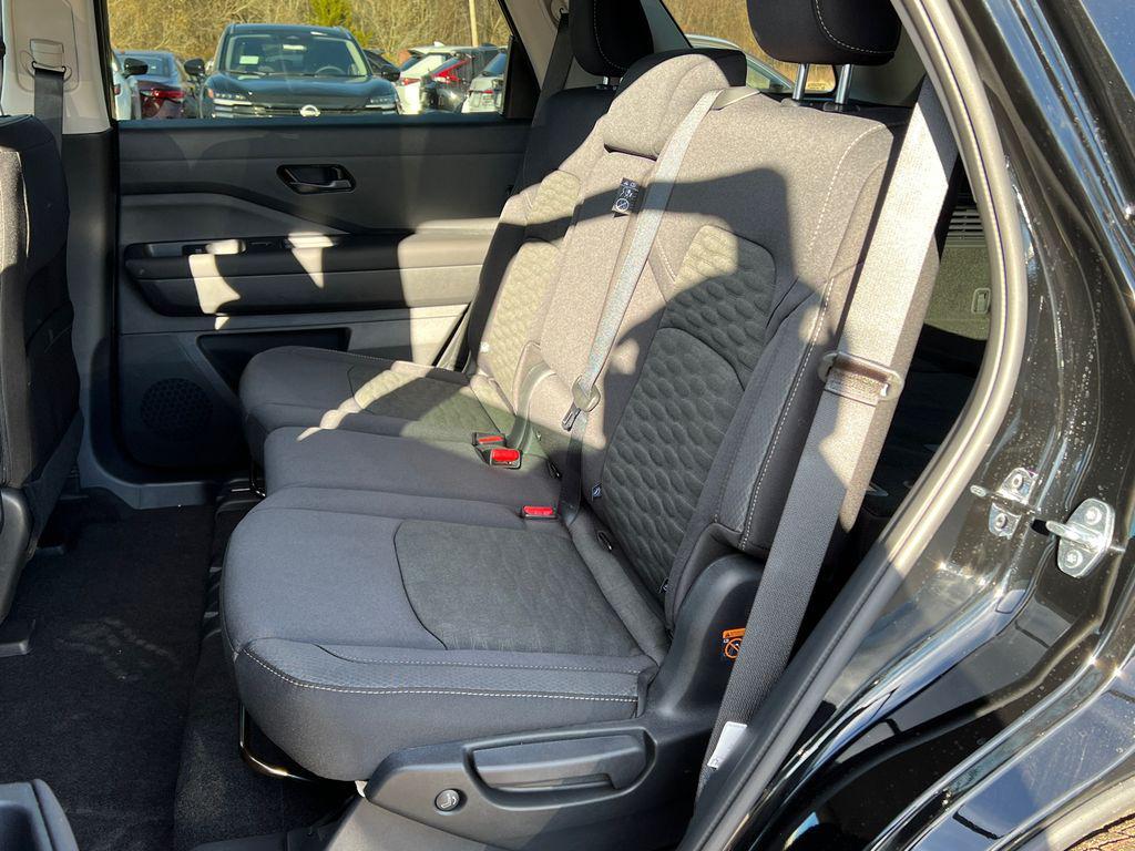 new 2025 Nissan Pathfinder car, priced at $39,985