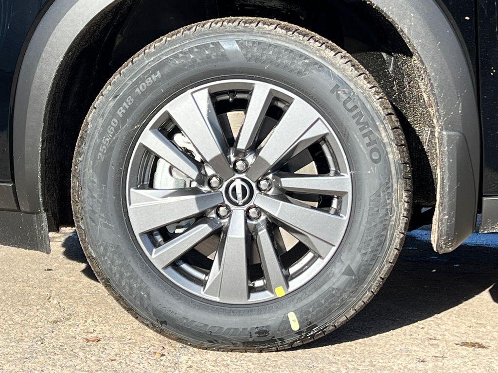 new 2025 Nissan Pathfinder car, priced at $39,985