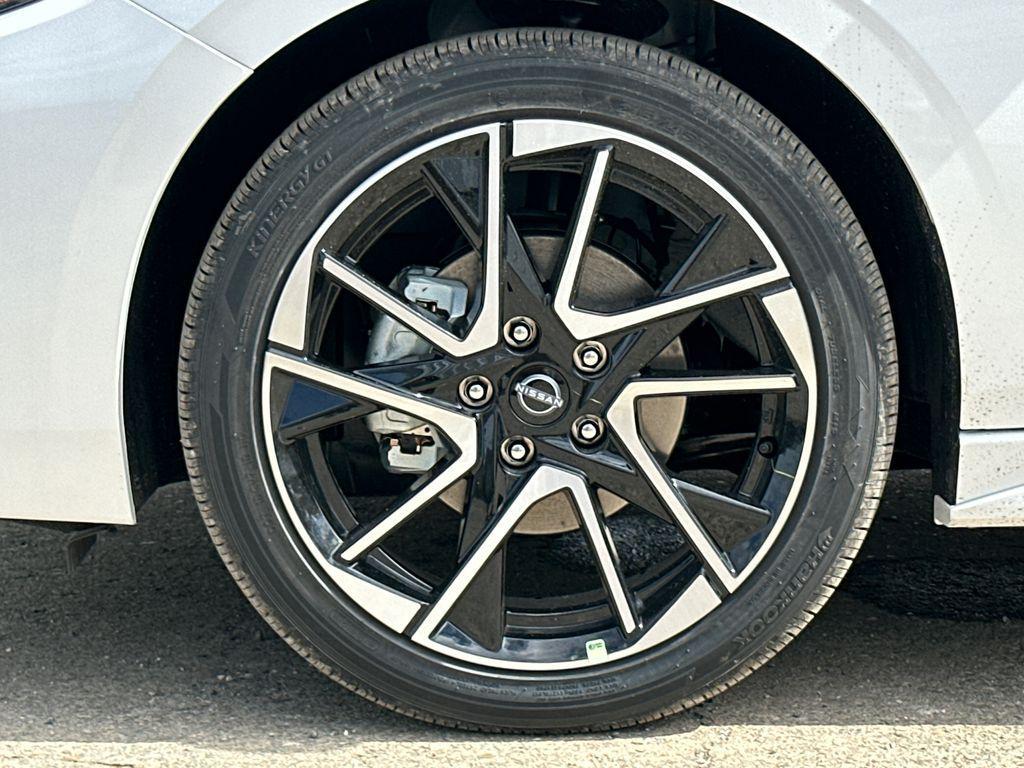 new 2025 Nissan Sentra car, priced at $25,735