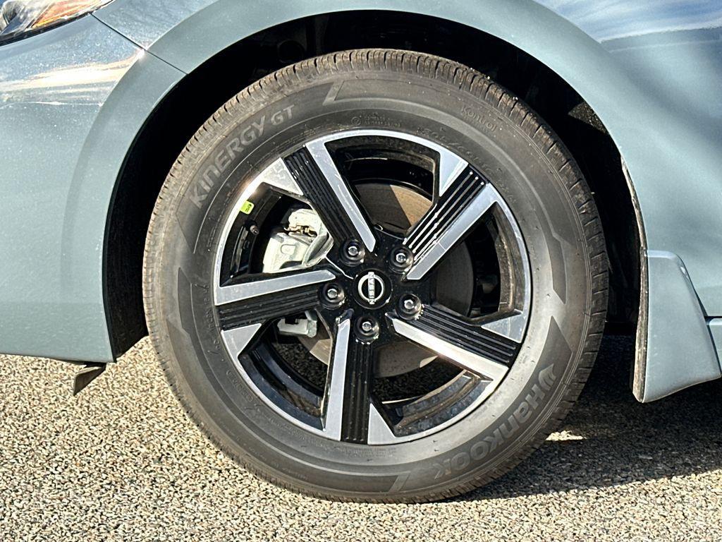 new 2025 Nissan Sentra car, priced at $20,735