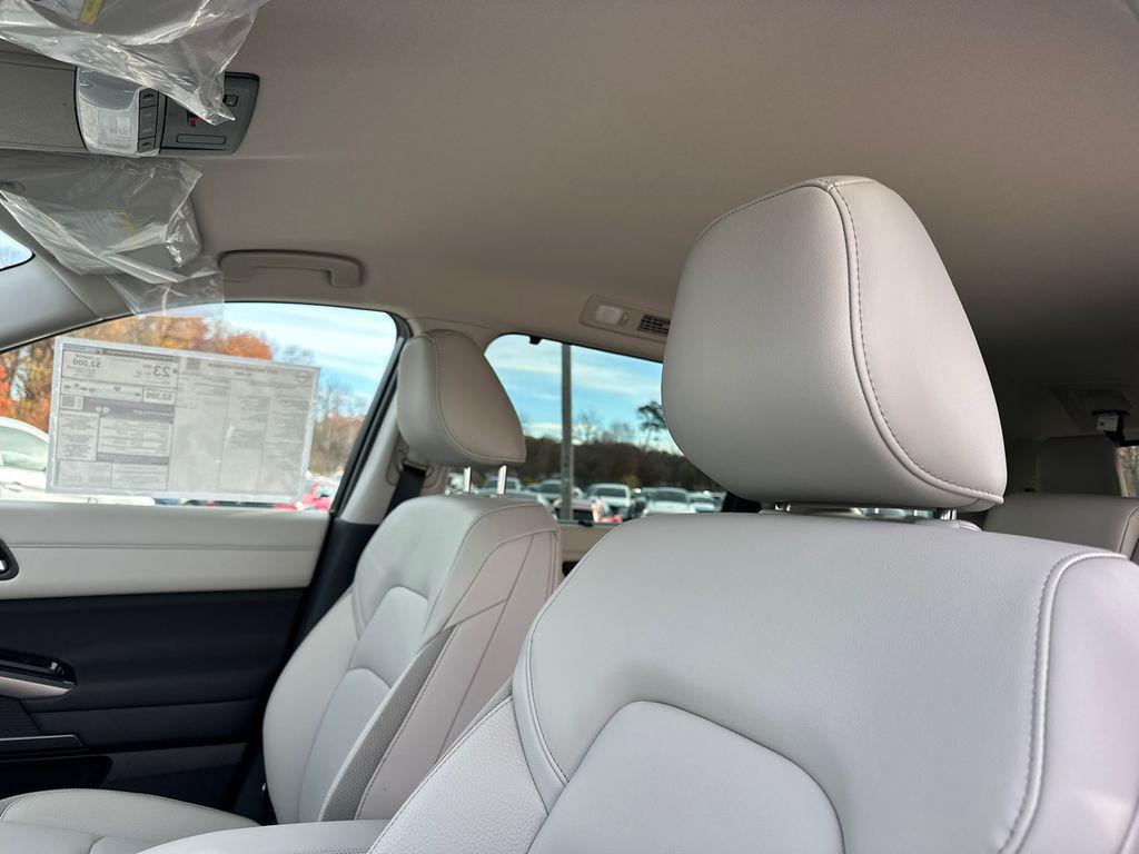 new 2025 Nissan Pathfinder car, priced at $37,985