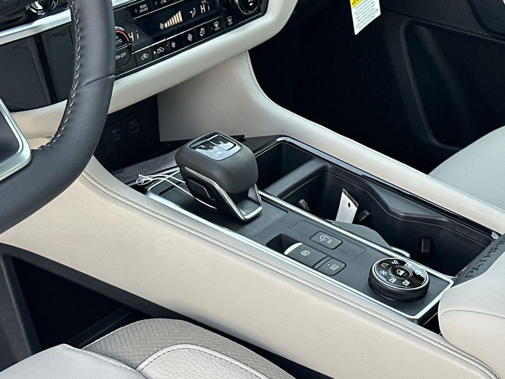 new 2025 Nissan Pathfinder car, priced at $37,985