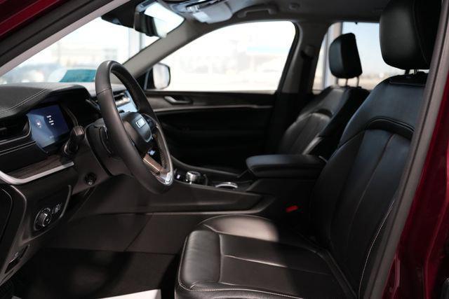 used 2024 Jeep Grand Cherokee car, priced at $34,995