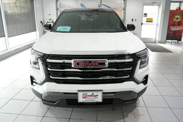 new 2026 GMC Terrain car, priced at $33,922
