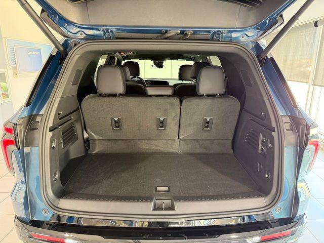 used 2024 Chevrolet Traverse car, priced at $50,995