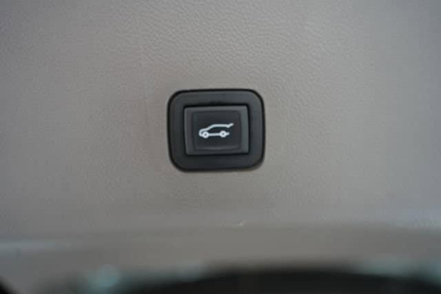 used 2018 Chevrolet Traverse car, priced at $19,495