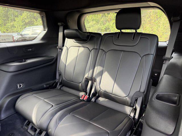 new 2025 Jeep Grand Cherokee L car, priced at $42,017