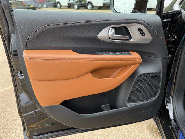 new 2026 Chrysler Pacifica car, priced at $55,557